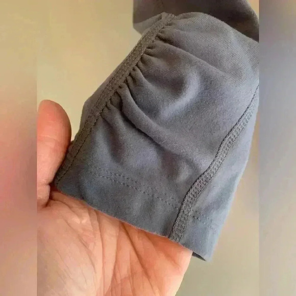 Woman’s Athleta Crop Grey Leggings Size Medium, Excellent Condition - Picture 3 of 6